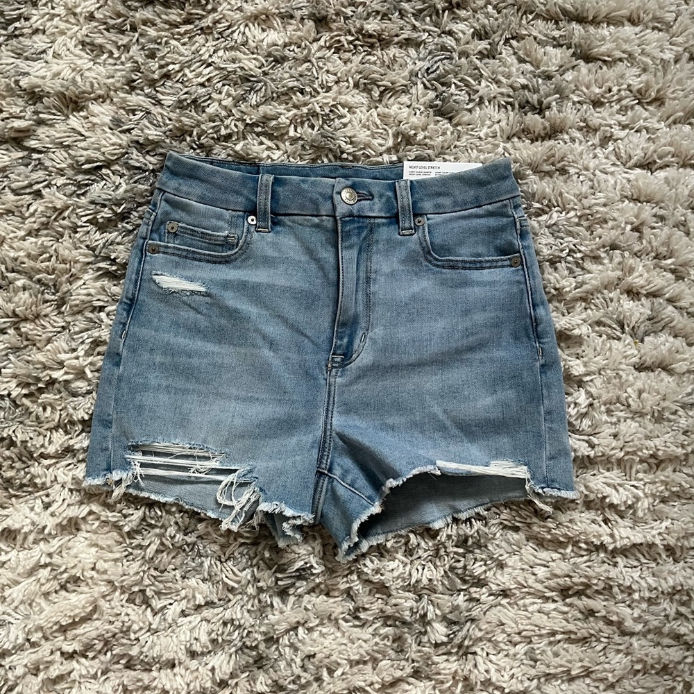 Curvy hi-rise shortie